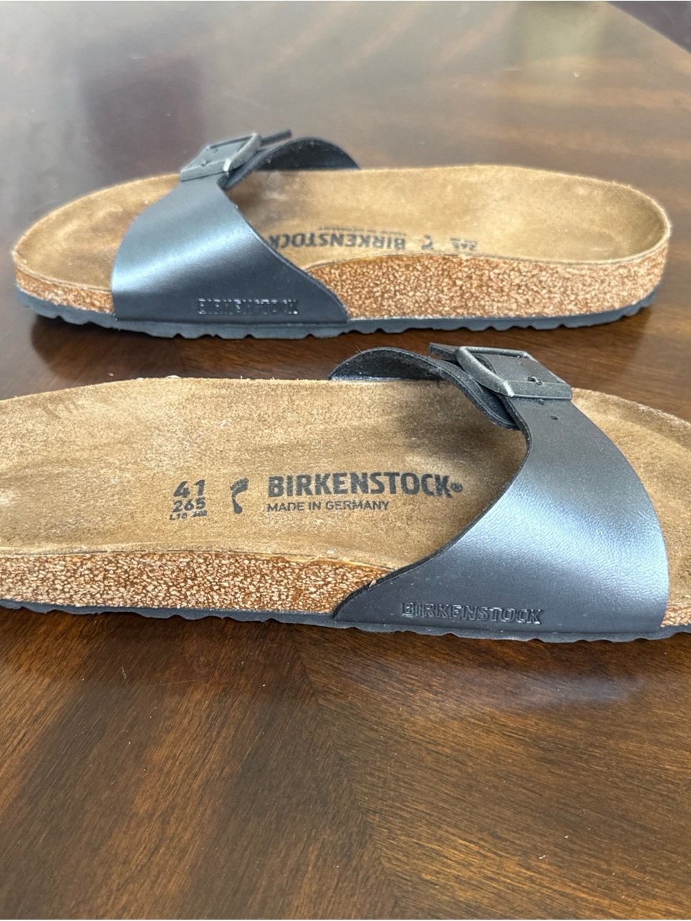 Birkenstock Black Arizona Single-Buckle Sandals - Picture 9 of 9